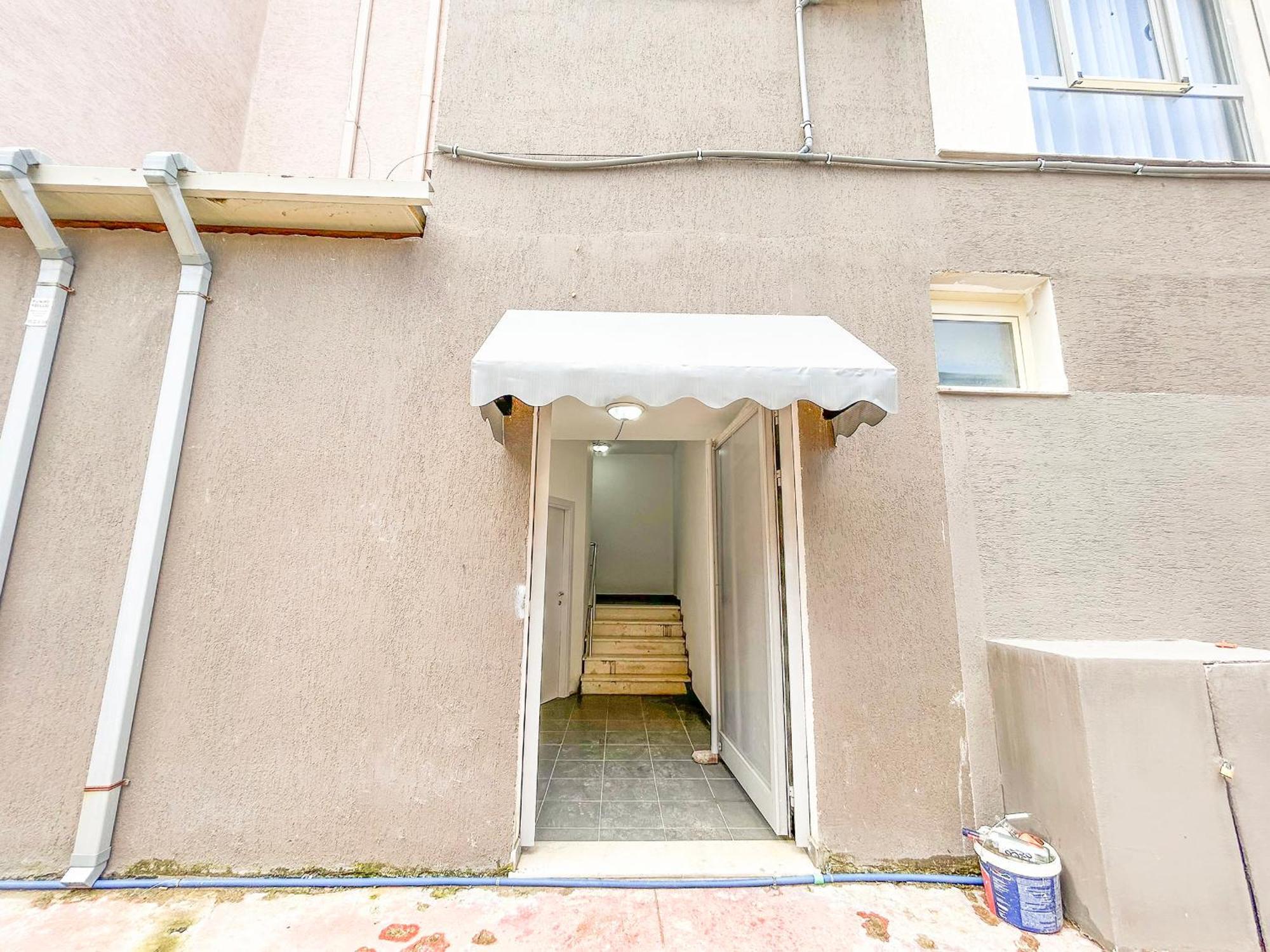 Garsoniere 1075 *
